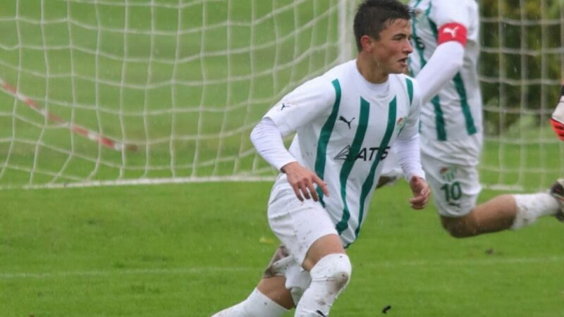 Geçen sezon Bursaspor U19’da forma giyen Emre Suna, 3. Lig’de