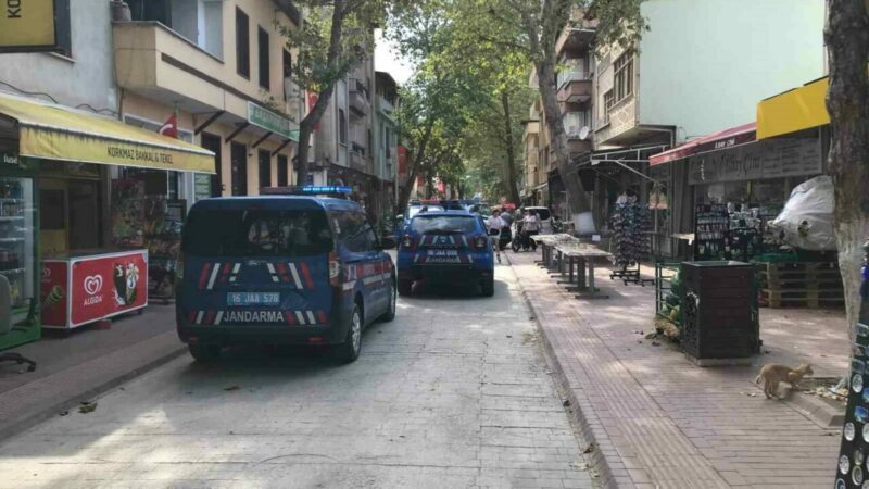 Bursa’da tarihi eser baskını! Bakın nereden çıktı… Bursa’nın İznik ilçesinde, bir ihbarı değerlendiren jandarma ekipleri, antika eşya