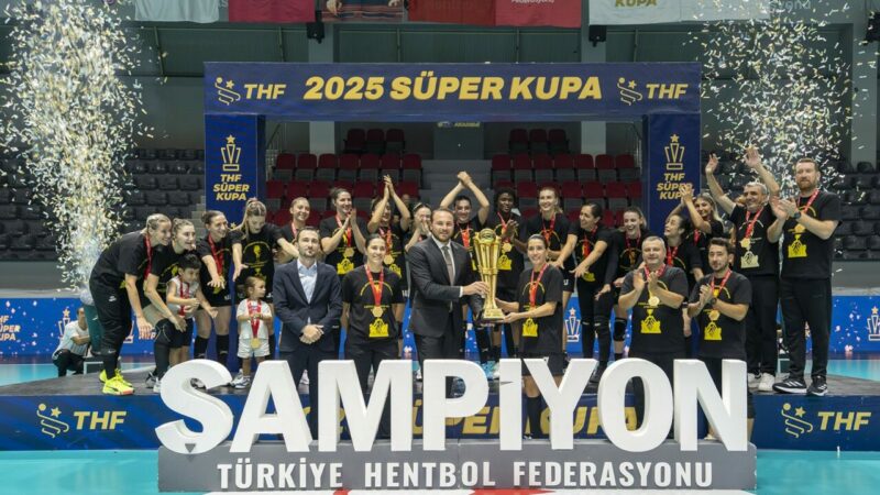 Bursa Büyükşehir Belediyespor, Süper Kupa’nın sahibi oldu Hentbol Kadınlar Süper Kupa maçında Armada Praxis Yalıkavakspor'u 30-26 yenen