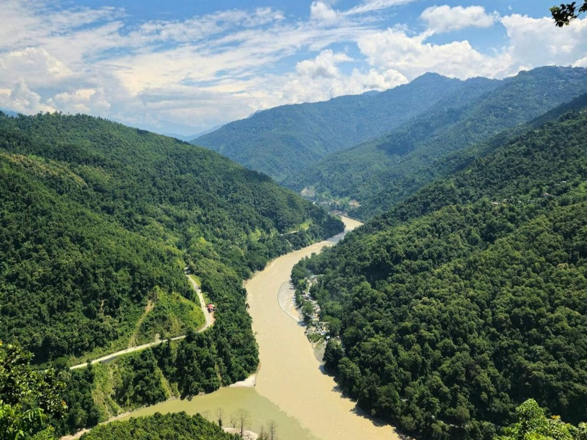 Hindistan’da arazi aracı su kanalına düştü: 11 ölü Hindistan’da arazi aracı su kanalına düştü: 11 ölü