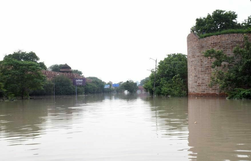 Hindistan’da sel: 17 ölü, 75 yaralı Hindistan’da sel: 17 ölü, 75 yaralı