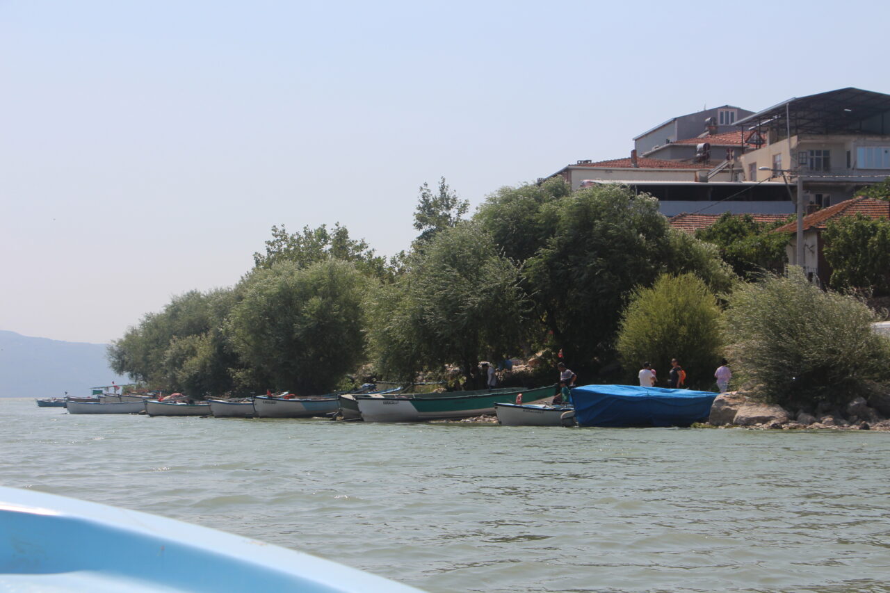 Bursa’nın tarihi gölünde kırmızı alarm! Derinlik 1 metreye düştü Bursa’nın tarihi gölünde kırmızı alarm! Derinlik 1 metreye düştü