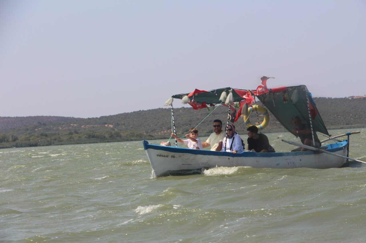 Bursa’nın turistik bölgesinde kaçak isyanı; ‘Turizm köyü mü burası, pazar pazarı mı?’ Bursa’nın turistik bölgesinde kaçak isyanı; ‘Turizm köyü mü burası, pazar pazarı mı?’