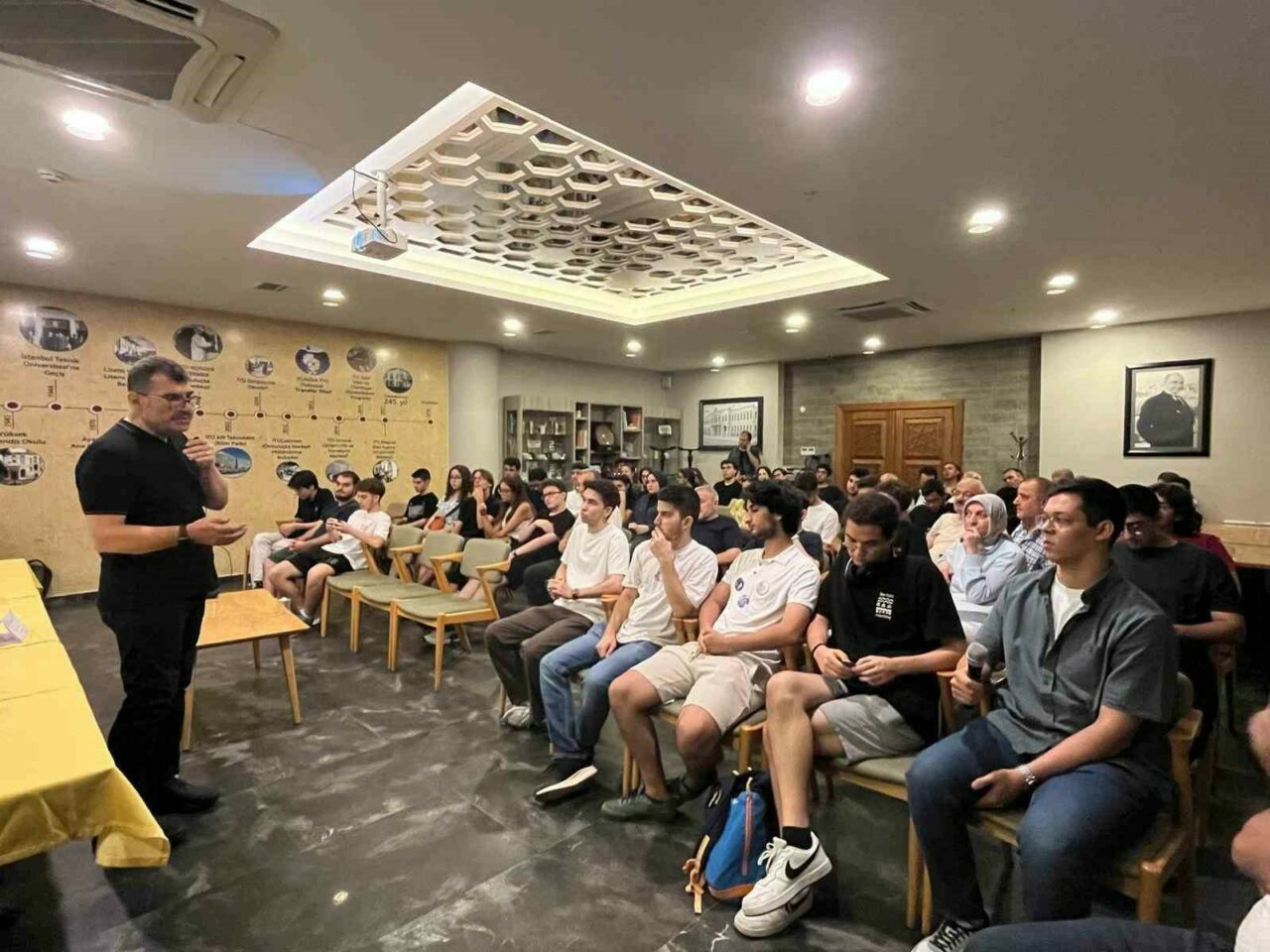 İTÜ rektörü tercih günleri için Bursa’da İTÜ rektörü tercih günleri için Bursa’da