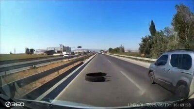 Bursa’da kamyon lastiği kazaya neden oldu