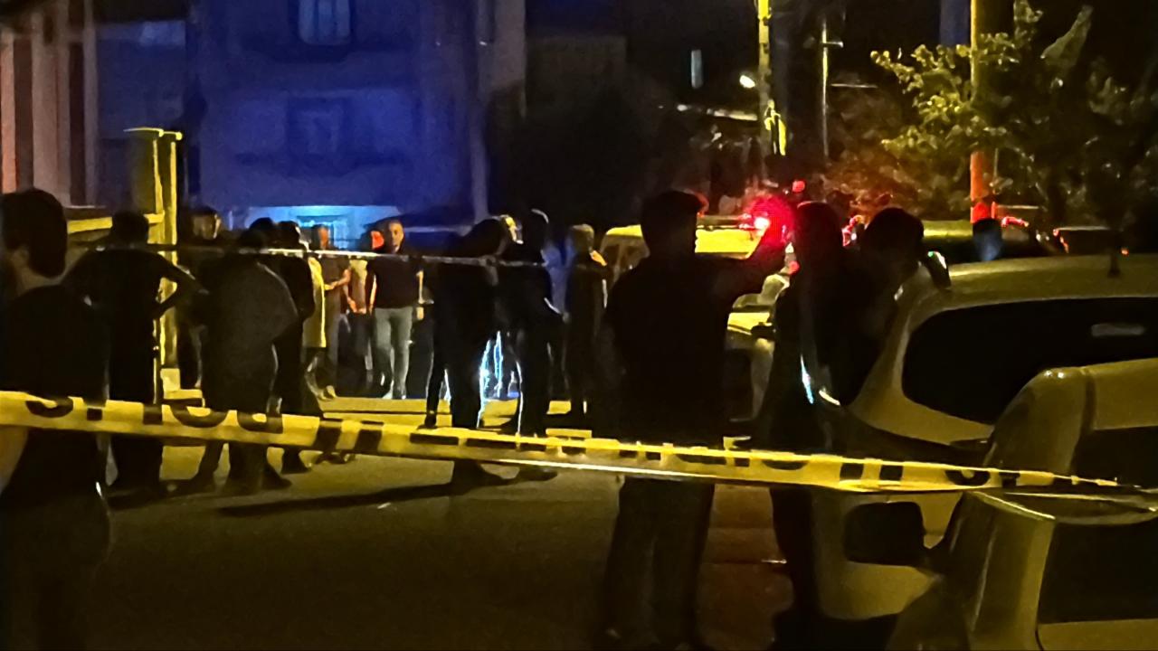 Halaya davetsiz girdi, kına gecesi karıştı: 15 yaralı Halaya davetsiz girdi, kına gecesi karıştı: 15 yaralı