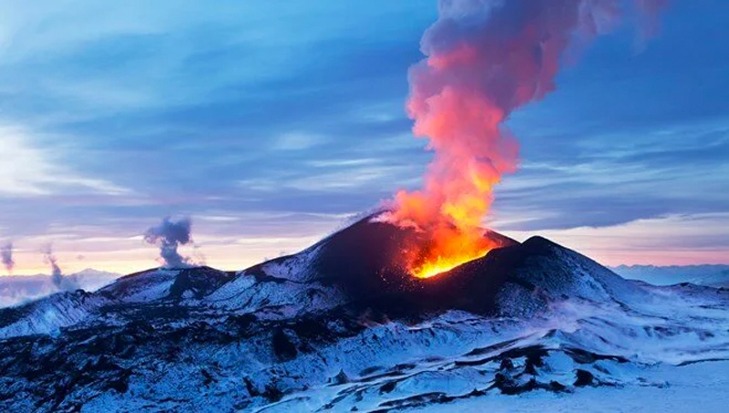 Kamçatka’da felaket zinciri! 600 yıl sonra ilk kez patladı Kamçatka’da felaket zinciri! 600 yıl sonra ilk kez patladı