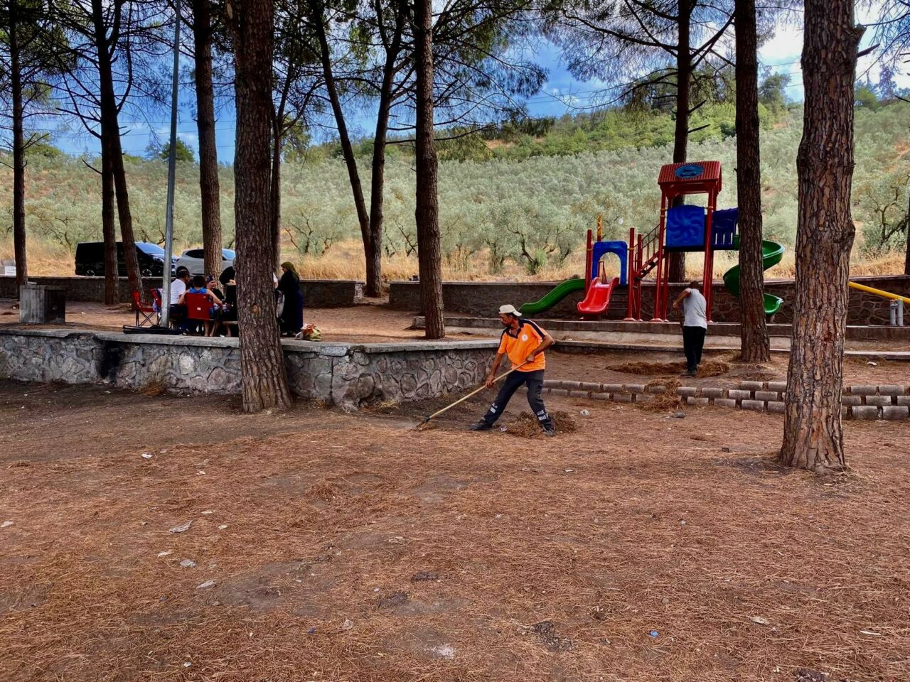 Bursa’da Gemlik ilçesinde piknik alanlarında temizlik