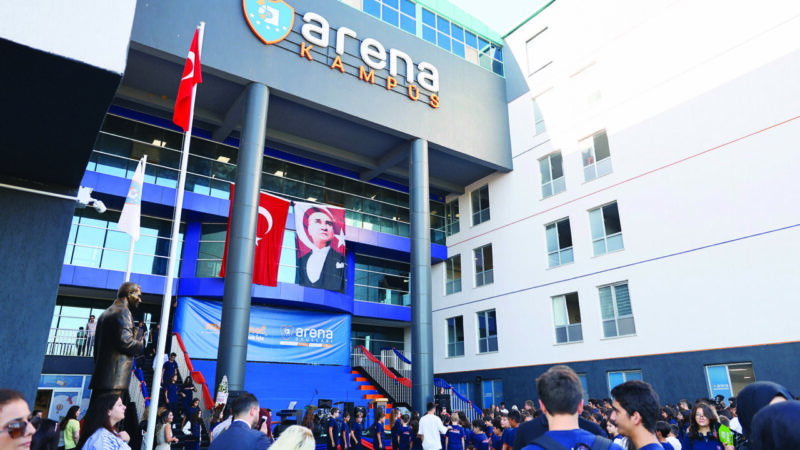 Arena Okulları’ndan yenilikçi yaklaşım Bursa’da eğitim faaliyetlerini sürdüren Arena Okulları, erken yaşta kalıcı değerler