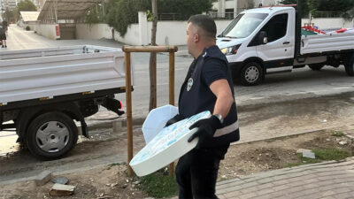 Bursa caddelerinde ‘temizlik’ harekatı! Tek tek toplandılar