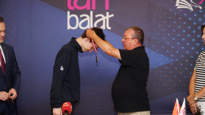 Tan Balat Okulları’nın altın madalya gururu