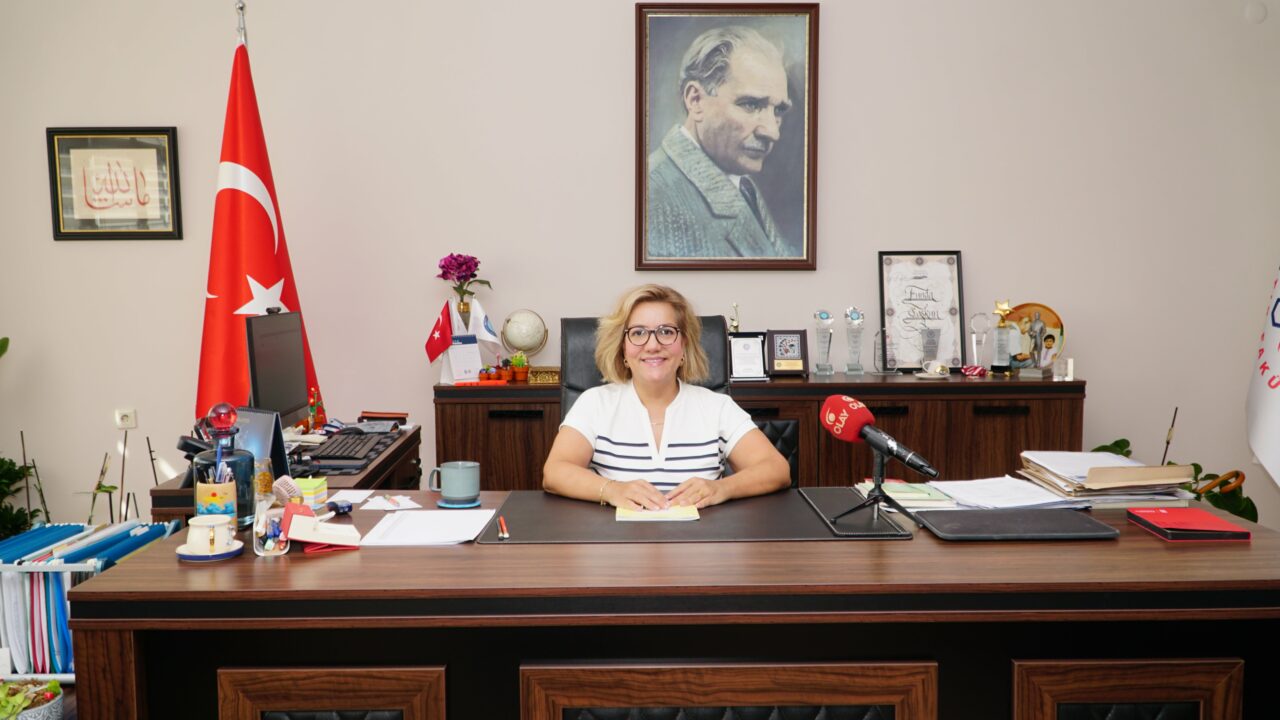 Bursa Uludağ Üniversitesi Tıp Fakültesi’nin ilk kadın Dekanı Prof. Dr. Coşkun; ‘Yeni yatırımlarla yapımızı güçlendiriyoruz’ Bursa Uludağ Üniversitesi Tıp Fakültesi’nin ilk kadın Dekanı Prof. Dr. Coşkun; ‘Yeni yatırımlarla yapımızı güçlendiriyoruz’