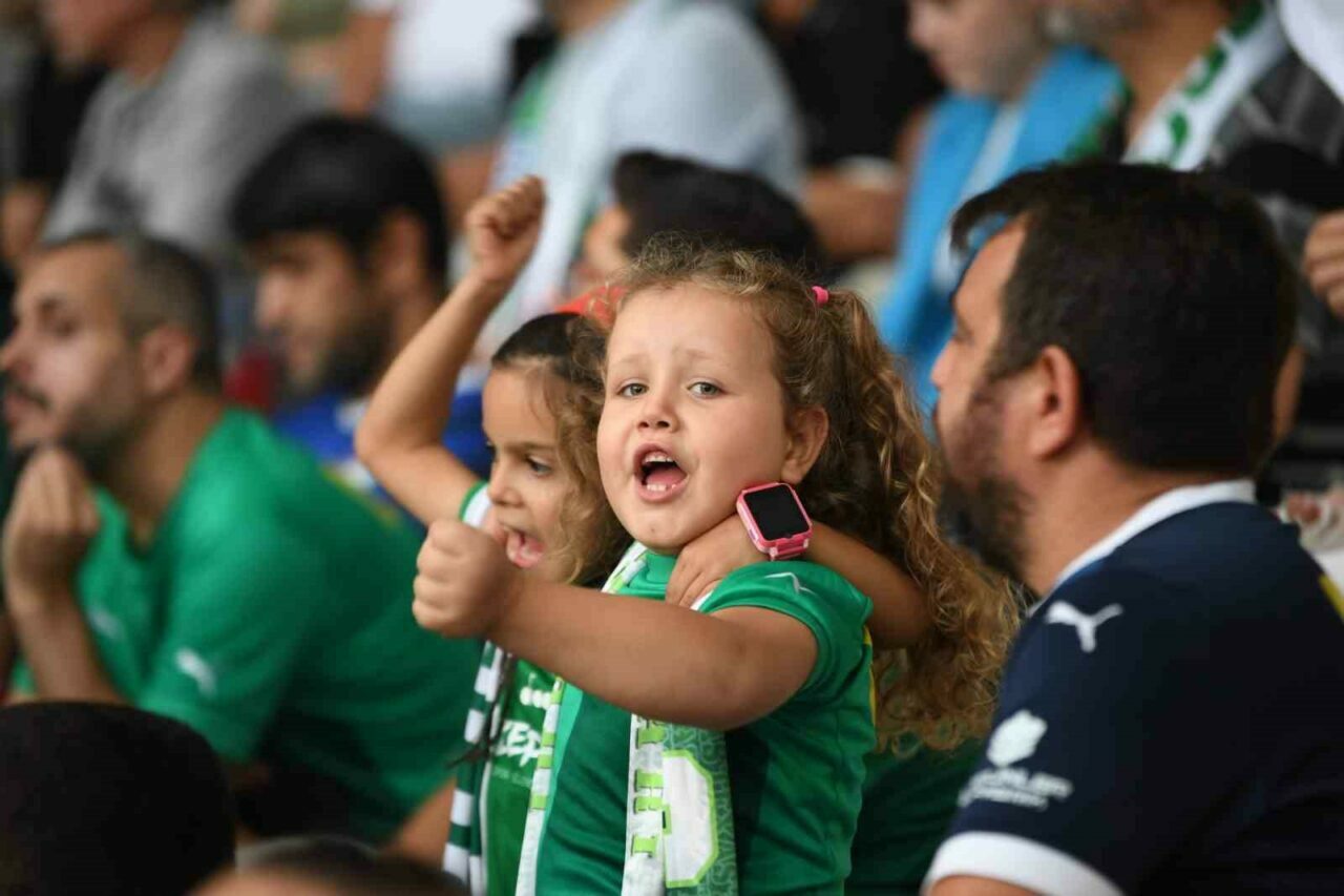 Osmangazi Belediyesi’nden Bursaspor’a taraftar desteği Osmangazi Belediyesi’nden Bursaspor’a taraftar desteği