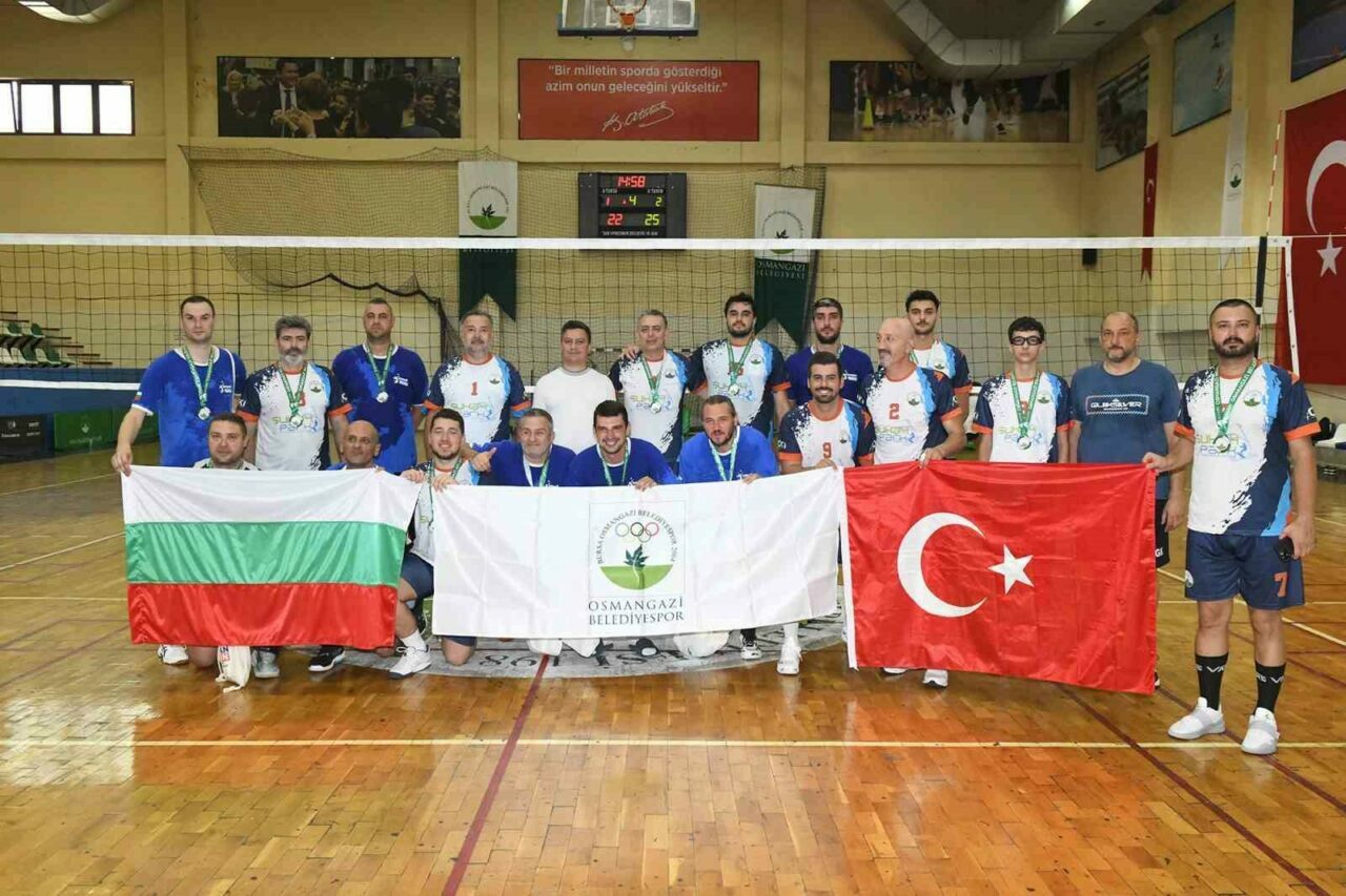 Bursa’da Osmangazi ve Varna’dan voleybol dostluğu Bursa’da Osmangazi ve Varna’dan voleybol dostluğu