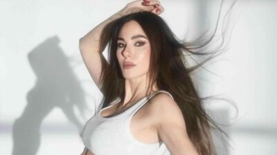 Leoparlı bikinisiyle genç kızlara taş çıkardı!