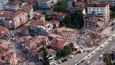 17 Ağustos depreminin 26. yılı: Hayatını kaybedenler anıldı