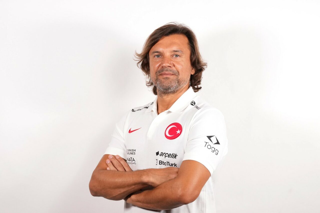 Bursaspor’un eski futbolcusu Montella’nın yardımcısı oldu