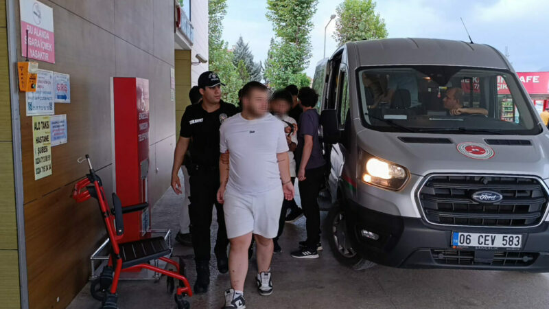Bursa’da silah zoruyla kaçırmışlardı! 6 kişi tutuklandı Bursa’nın İnegöl ilçesinde, mobilya imalathanesi sahibi Ahmet H.’yi (32), silah