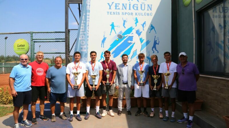 Nilüfer’de tenis heyecanı sona erdi Nilüfer Belediyesi ile TTF iş birliğinde gerçekleşen “Büyükler Yaz Kupası