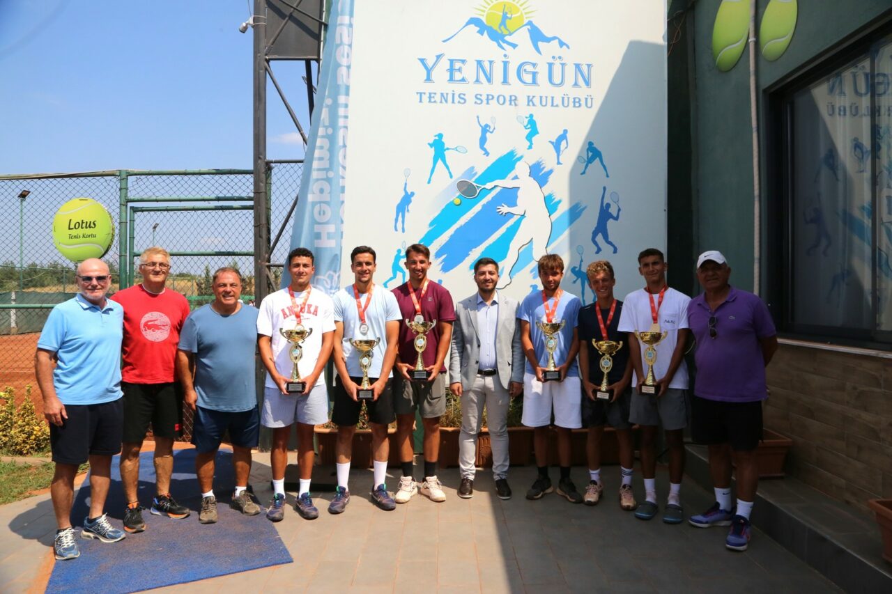 Nilüfer’de tenis heyecanı sona erdi Nilüfer’de tenis heyecanı sona erdi