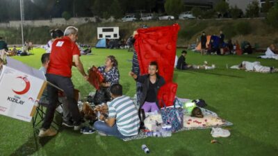 Balıkesir beşik gibi: Vatandaşlar ikinci geceyi de dışarıda geçirdi