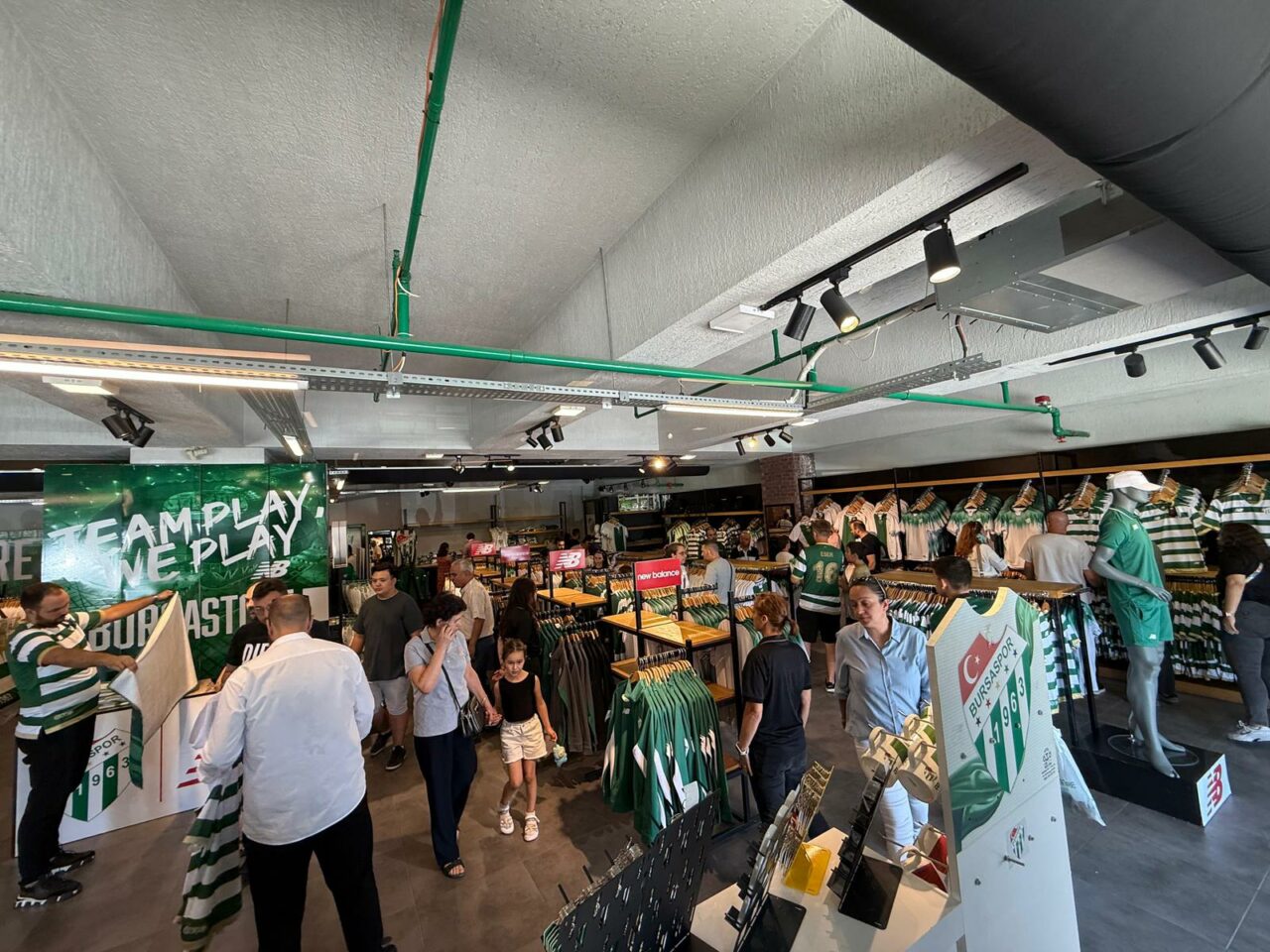 Bursaspor Başkanı Enes Çelik’ten taraftara çağrı Bursaspor Başkanı Enes Çelik’ten taraftara çağrı