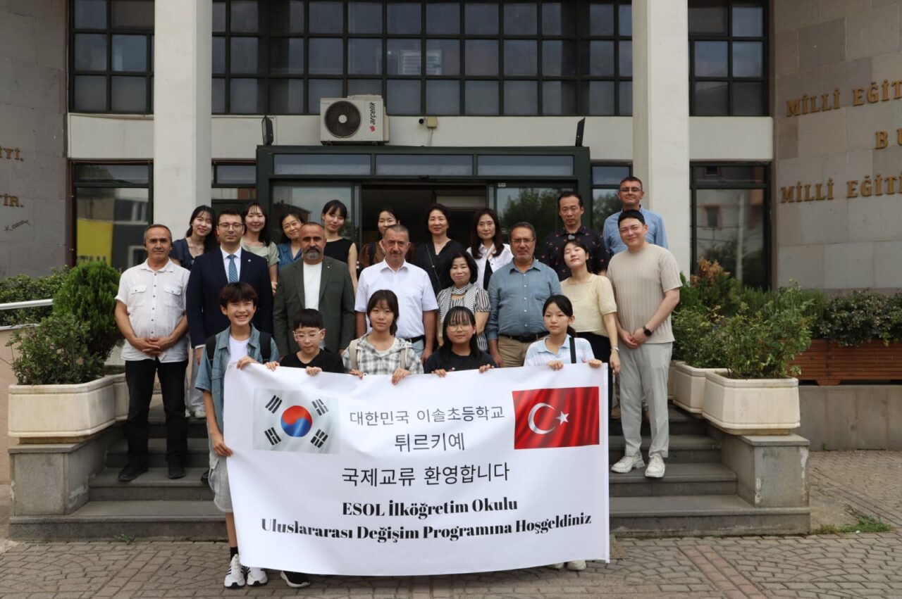 Bursa Arena Okulları Koreli öğrencileri ağırladı Bursa Arena Okulları Koreli öğrencileri ağırladı