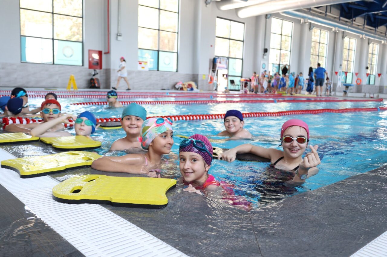 Bursa’daki Türkiye’nin en büyük spor merkezinde tam gün mesai