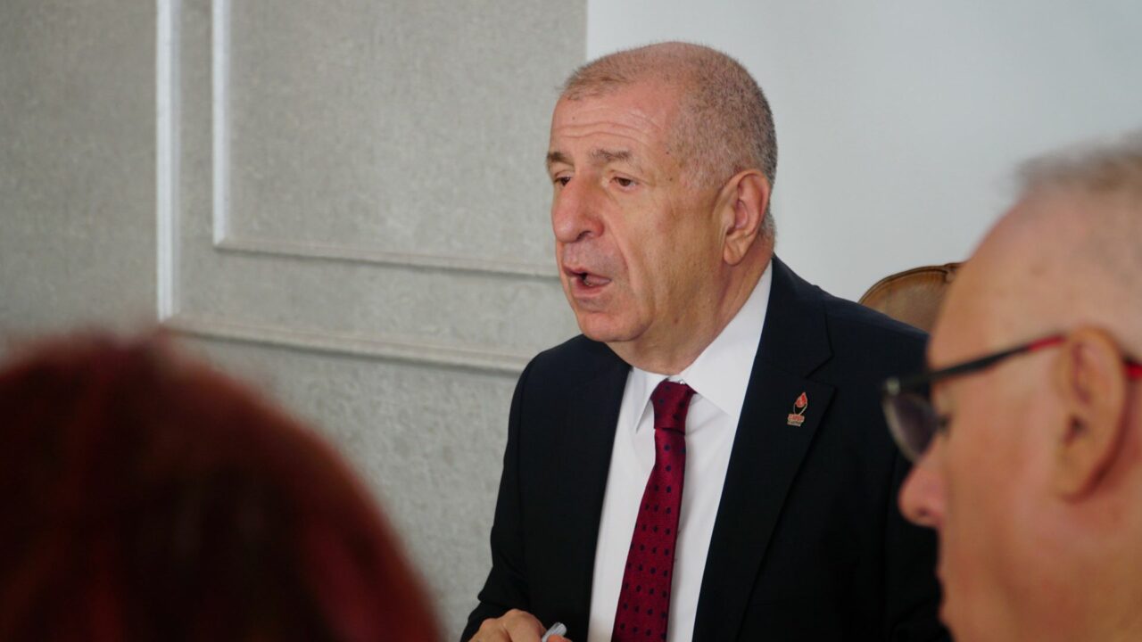 Ümit Özdağ Bursa’da sert mesajlar verdi Ümit Özdağ Bursa’da sert mesajlar verdi