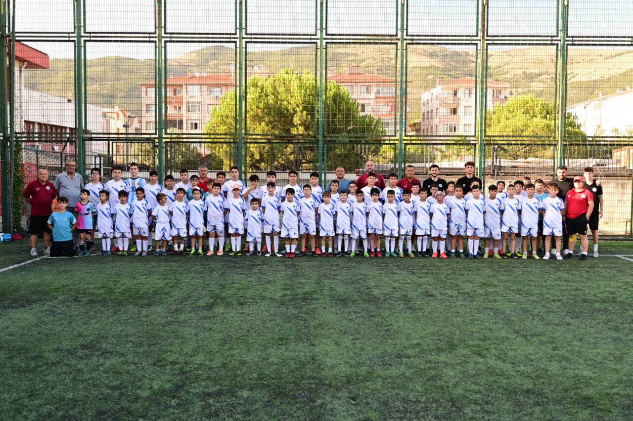 Bursalı minikler yazın tadını sporla çıkarıyor