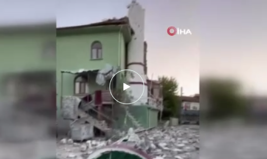 Sındırgı depreminde zarar gören yapılar kamerada