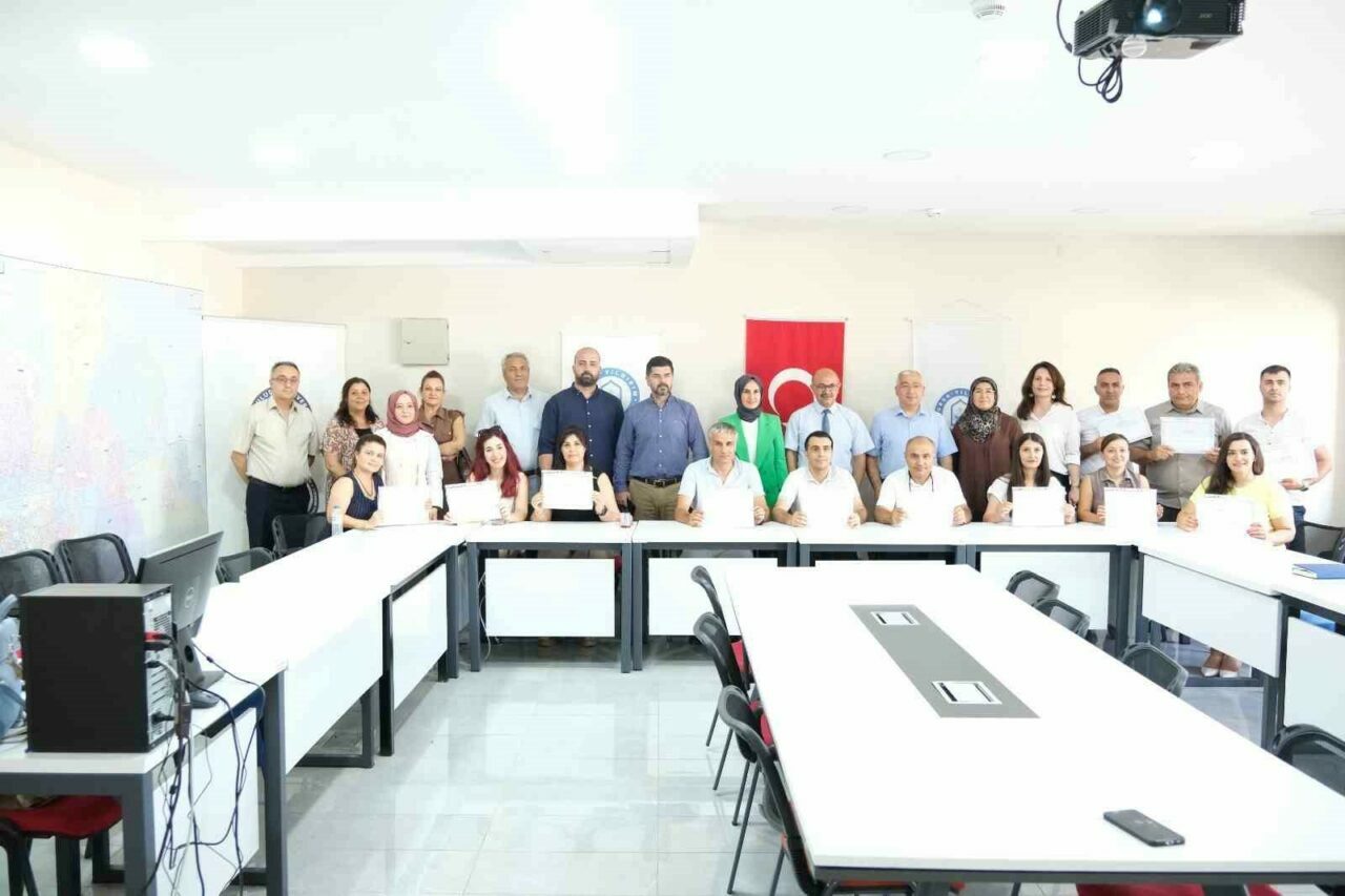 Yıldırım Belediyesi’nden kamu personeline Türk İşaret Dili eğitimi Yıldırım Belediyesi’nden kamu personeline Türk İşaret Dili eğitimi