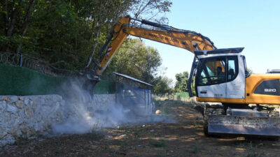 Bursa’da kaçağa geçit yok! İkisi daha yıkıldı