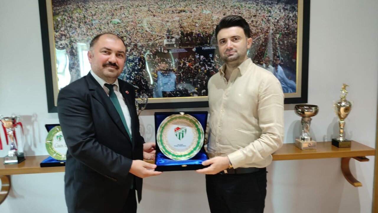 Bursa Vakıflar Bölge Müdürlüğü’nden Bursaspor’a ziyaret Bursa Vakıflar Bölge Müdürlüğü’nden Bursaspor’a ziyaret