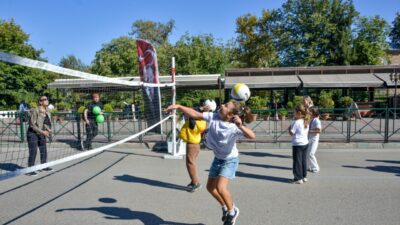 Bursa Heykel’de çocuk sesleri yükseldi