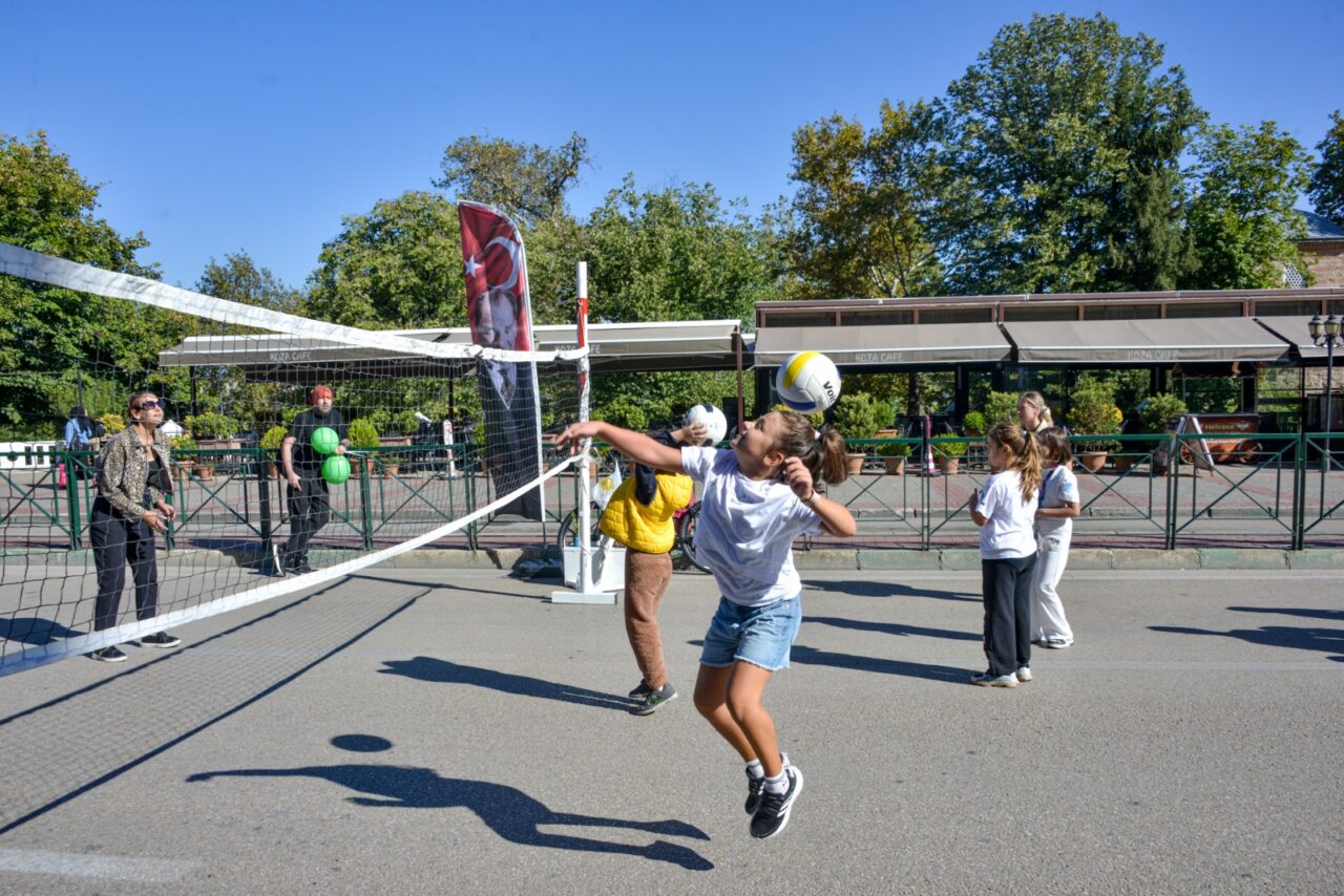 Bursa Heykel’de çocuk sesleri yükseldi