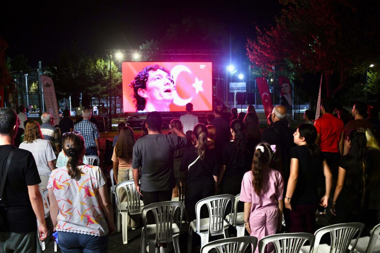 Osmangazi Belediyesi milli heyecanı meydanlara taşıdı