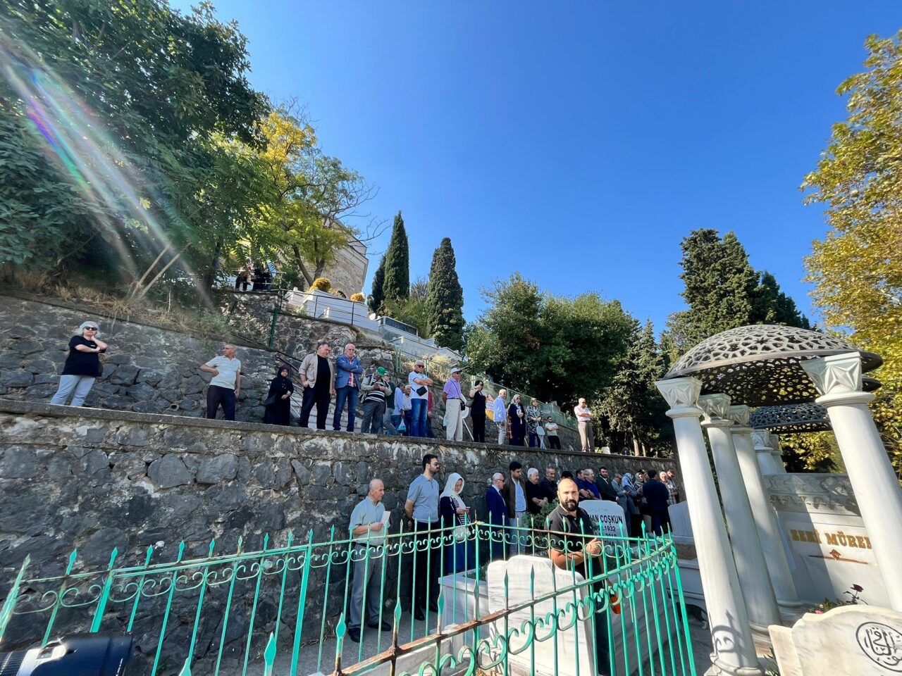 Zeki Müren vefatının 29. yılında Bursa’daki kabrinde anıldı