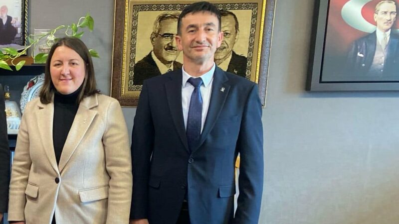 AK Parti Bursa’da sürpriz; İki ilçe başkanı istifa etti Olay Gazetesi Yazarı Ahmet Emin Yılmaz'ın edindiği bilgiye göre; AK