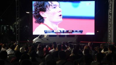 Milli heyecan Osmangazi Meydanı’nda yaşandı