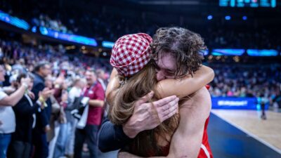 Ünlü çiftten romantik paylaşım!