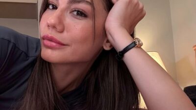 Demet Özdemir pozlarıyla büyüledi!