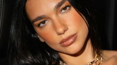 Ünlü pop yıldızından peş peşe cesur paylaşım!