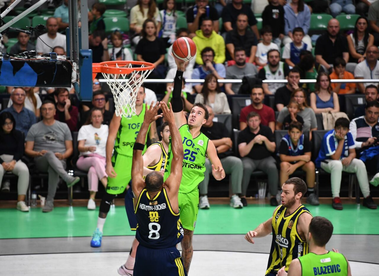 TOFAŞ’tan muhteşem başlangıç! Son Avrupa şampiyonu Fenerbahçe’yi devirdi