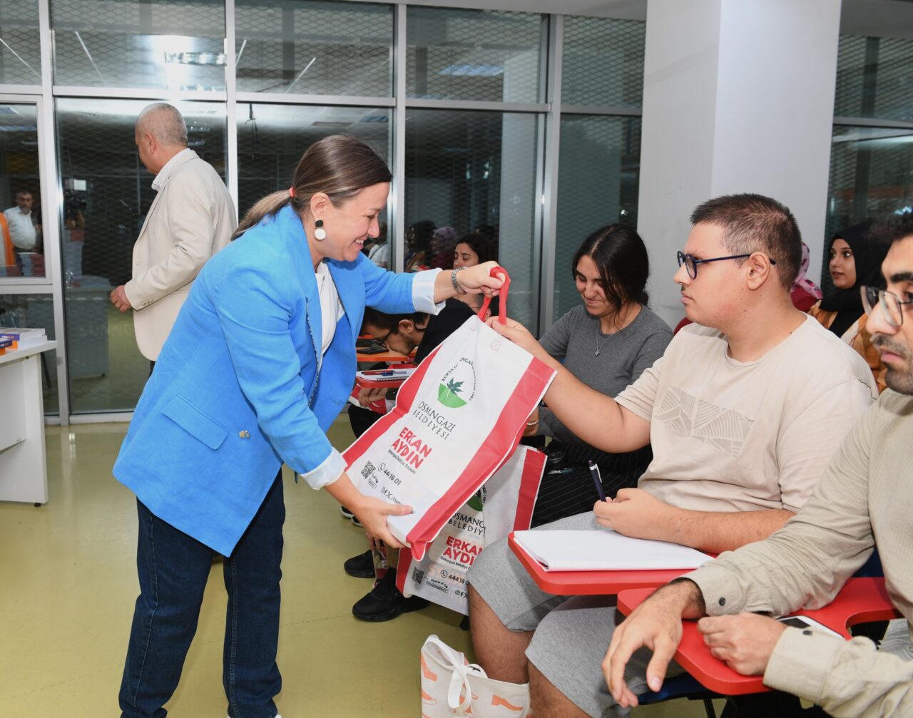 Osmangazi Belediyesi’nden engelli bireylere eğitim desteği