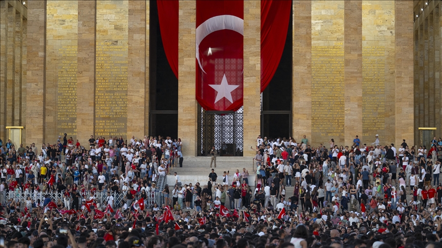 Mehmet Ali İnan yazdı; Atatürk’ü sevmek ve silmek Mehmet Ali İnan yazdı; Atatürk’ü sevmek ve silmek