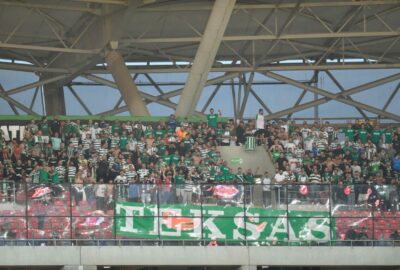 Bursaspor taraftarı Mersin’e çıkarma yaptı 