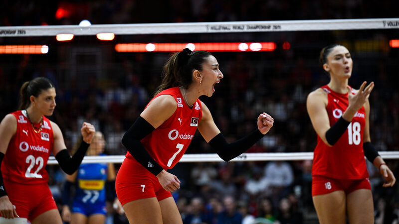 2025 FIVB Dünya Şampiyonası'nın finalinde İtalya'ya 3-2 yenilen A Milli