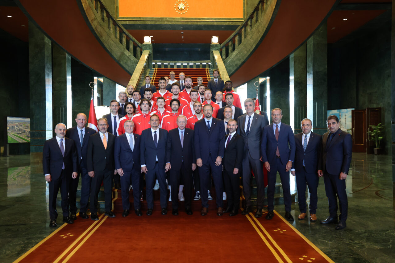 Cumhurbaşkanı Erdoğan, 12 Dev Adam’ı kabul etti