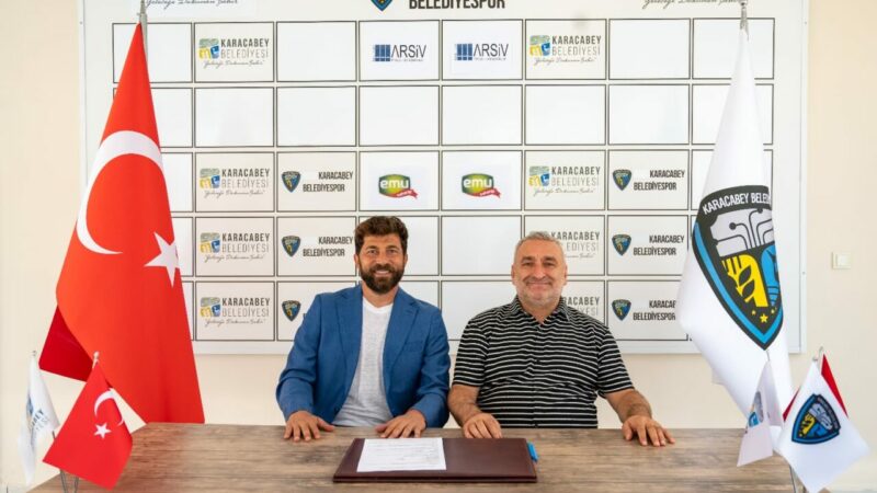 2.Lig’deki Bursa ekibi yeni hocasıyla imzayı attı! İşte teknik kadro… Karacabey Belediyespor'da Ahmet Taşyürek'in yerine getirilen İbrahim Dağaşan'la sözleşme imzalandı...